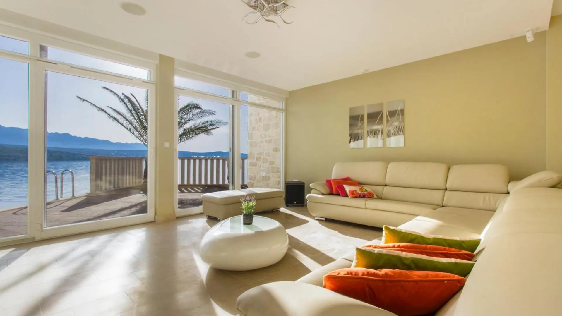 Luxury At Villa Cama - Your Dream Vacation Rental