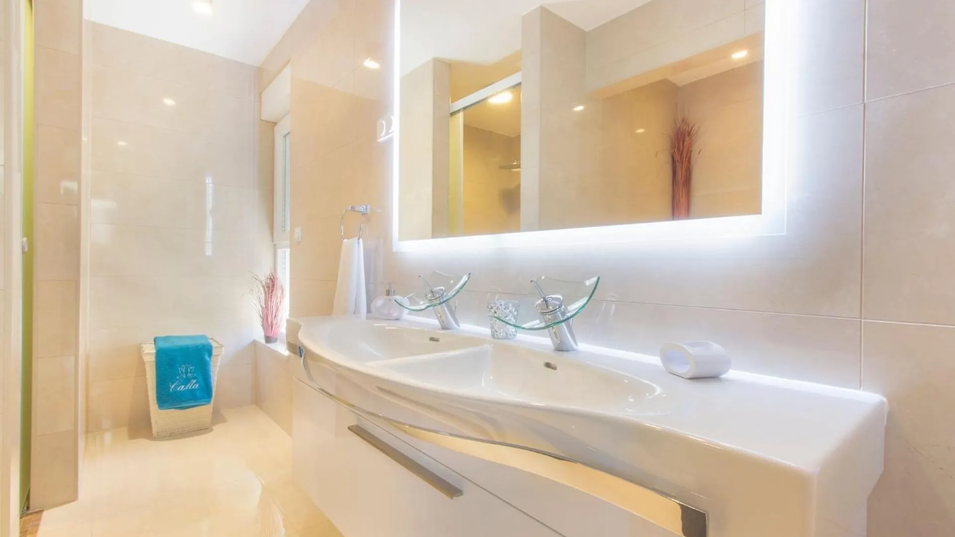 Luxury At Villa Cama - Your Dream Vacation Rental 0*, Posedarje