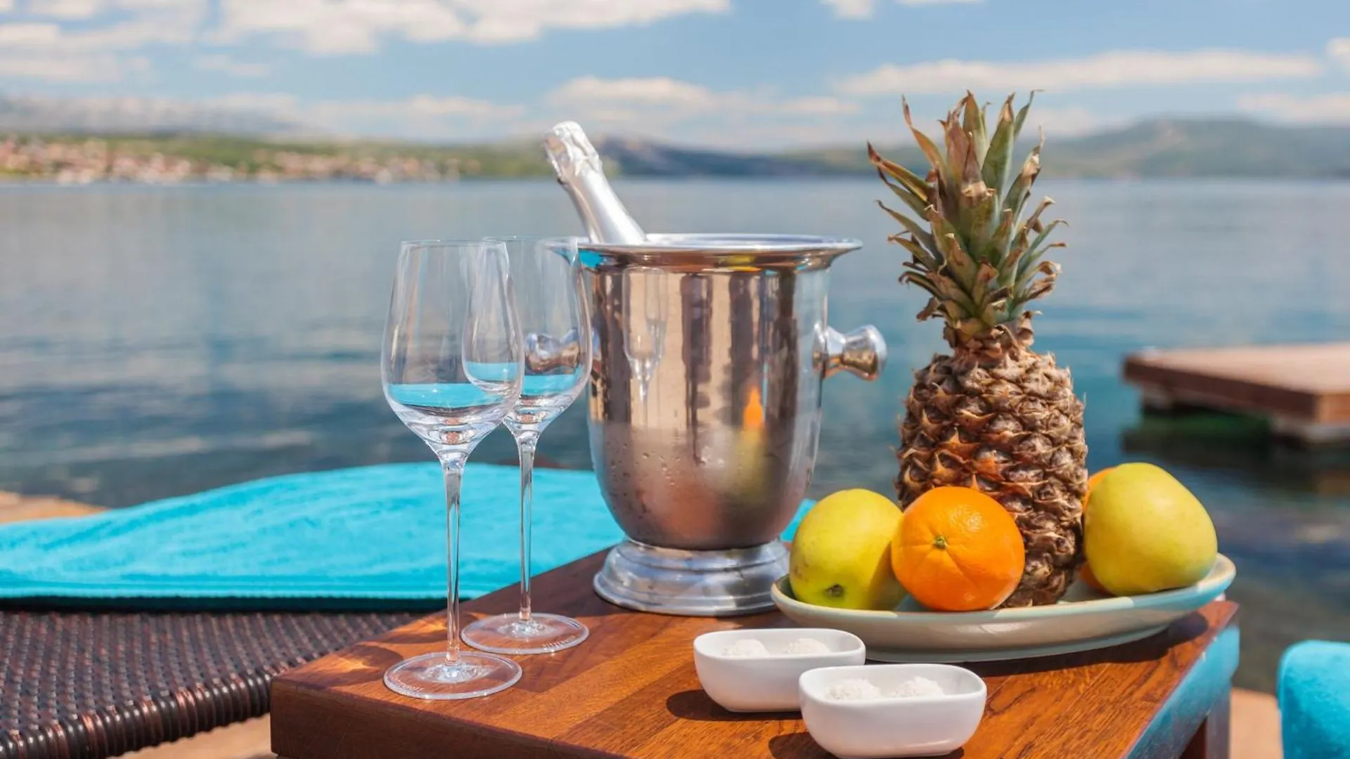 Luxury At Villa Cama - Your Dream Vacation Rental  Posedarje